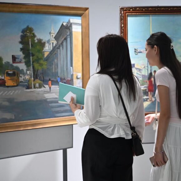 Бишкек глазами молодых: выставка пленэрных работ открылась в музее Фрунзе
